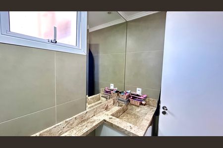 Apartamento à venda com 82m², 2 quartos e 2 vagas Apartamento à venda com 82m², 2 quartos e 2 vagasBanheiro da Suíte