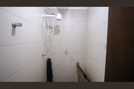 Casa à venda com 100m², 2 quartos e 2 vagas Casa à venda com 100m², 2 quartos e 2 vagasBanheiro da Suíte 1