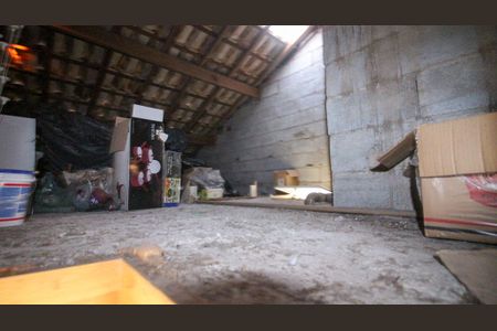 Casa à venda com 100m², 2 quartos e 2 vagas Casa à venda com 100m², 2 quartos e 2 vagasSotão