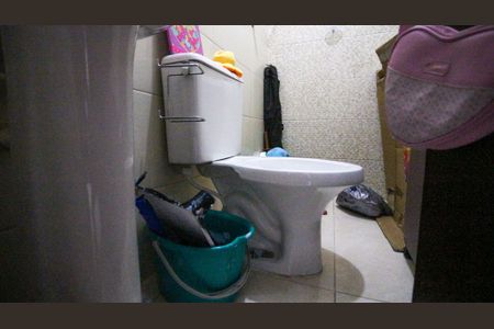 Casa à venda com 100m², 2 quartos e 2 vagas Casa à venda com 100m², 2 quartos e 2 vagasBanheiro da Suíte 1