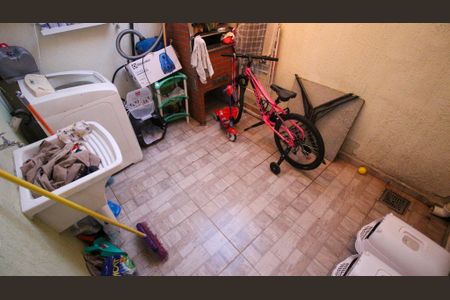 Casa à venda com 100m², 2 quartos e 2 vagas Casa à venda com 100m², 2 quartos e 2 vagasÁrea de Serviço