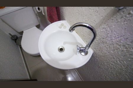 Casa à venda com 100m², 2 quartos e 2 vagas Casa à venda com 100m², 2 quartos e 2 vagasLavabo