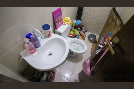 Casa à venda com 100m², 2 quartos e 2 vagas Casa à venda com 100m², 2 quartos e 2 vagasBanheiro da Suíte 1