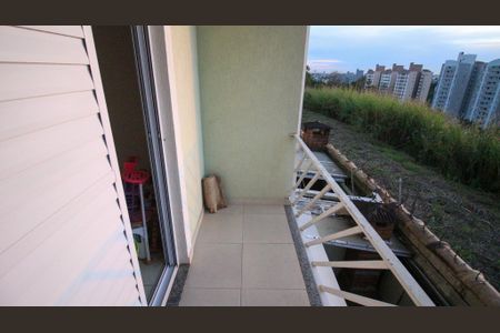 Casa à venda com 100m², 2 quartos e 2 vagas Casa à venda com 100m², 2 quartos e 2 vagasVaranda da Suíte 1