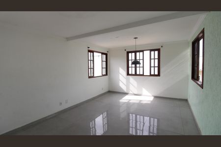 Casa de condomínio para alugar com 100m², 3 quartos e 3 vagasSala 1