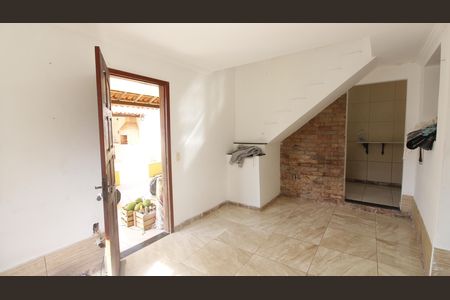 Casa de condomínio para alugar com 100m², 3 quartos e 3 vagasSala 2