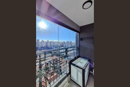 Studio para alugar com 34m², 1 quarto e sem vaga Studio para alugar com 34m², 1 quarto e sem vagaVaranda