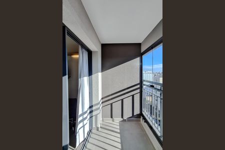 Studio para alugar com 34m², 1 quarto e sem vaga Studio para alugar com 34m², 1 quarto e sem vagaVaranda