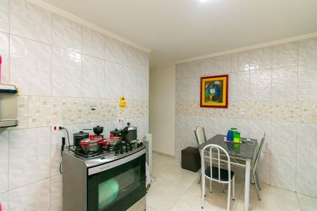 Casa à venda com 240m², 2 quartos e 2 vagasCozinha