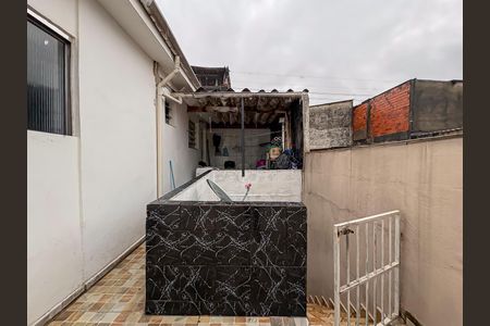Casa à venda com 240m², 2 quartos e 2 vagasQuintal