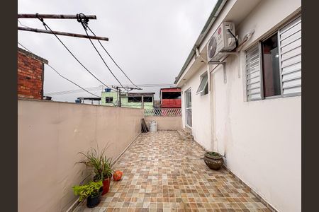 Casa à venda com 240m², 2 quartos e 2 vagasQuintal