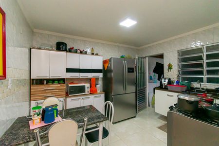 Casa à venda com 240m², 2 quartos e 2 vagasCozinha