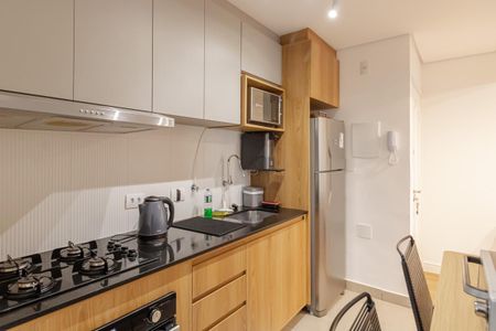 Cozinha de apartamento para alugar com 1 quarto, 50m² em Itaim Bibi, São Paulo