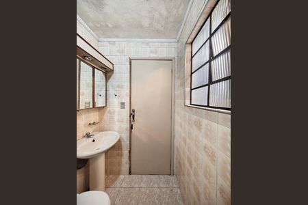 Casa à venda com 320m², 3 quartos e 5 vagasBanheiro da suíte 