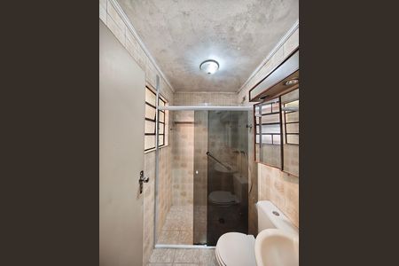 Casa à venda com 320m², 3 quartos e 5 vagasBanheiro da suíte 