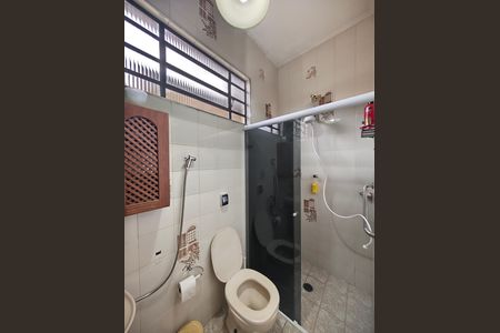 Casa à venda com 320m², 3 quartos e 5 vagasBanheiro social 