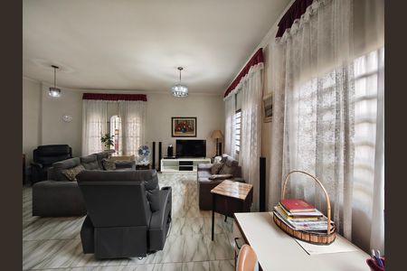 Casa à venda com 320m², 3 quartos e 5 vagasSala