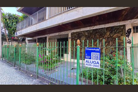 Apartamento para alugar com 98m², 2 quartos e 1 vaga Apartamento para alugar com 98m², 2 quartos e 1 vagaFachada do Prédio com placa