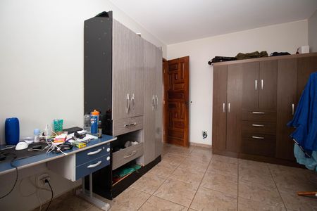 Casa à venda com 350m², 6 quartos e 3 vagas Casa à venda com 350m², 6 quartos e 3 vagasQuarto 3