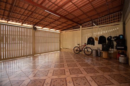 Casa à venda com 350m², 6 quartos e 3 vagas Casa à venda com 350m², 6 quartos e 3 vagasGaragem