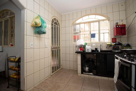 Casa à venda com 350m², 6 quartos e 3 vagas Casa à venda com 350m², 6 quartos e 3 vagasCozinha
