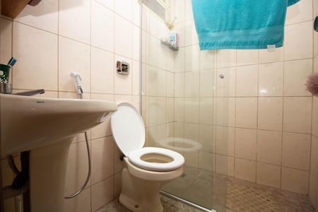 Casa à venda com 350m², 6 quartos e 3 vagas Casa à venda com 350m², 6 quartos e 3 vagasBanheiro 2