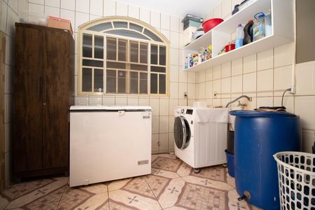 Casa à venda com 350m², 6 quartos e 3 vagas Casa à venda com 350m², 6 quartos e 3 vagasÁrea de Serviço