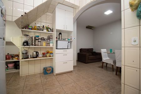 Casa à venda com 350m², 6 quartos e 3 vagas Casa à venda com 350m², 6 quartos e 3 vagasCozinha