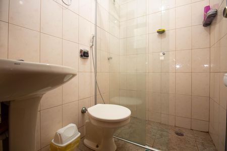 Casa à venda com 350m², 6 quartos e 3 vagas Casa à venda com 350m², 6 quartos e 3 vagasBanheiro 4