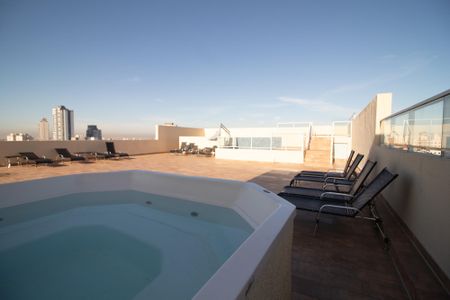 Studio para alugar com 25m², 1 quarto e sem vaga Studio para alugar com 25m², 1 quarto e sem vagaÁrea comum - Piscina