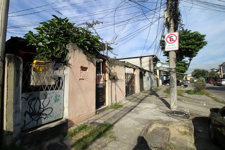 Fachada de casa à venda com 2 quartos, 80m² em Cordovil, Rio de Janeiro