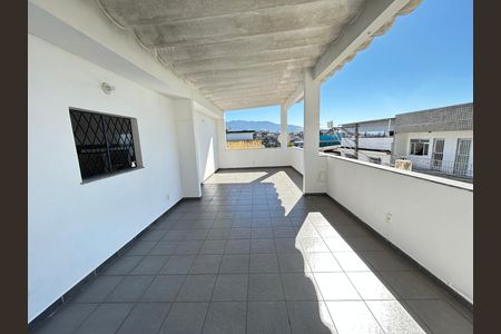 Casa de condomínio para alugar com 70m², 2 quartos e sem vagaTerraço