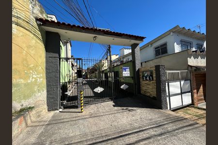 Casa de condomínio para alugar com 70m², 2 quartos e sem vagaFachada + placa