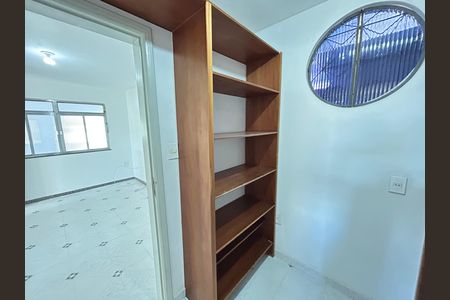 Casa de condomínio para alugar com 70m², 2 quartos e sem vagaCloset da suíte