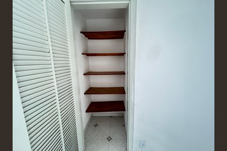 Quarto 1 de casa de condomínio para alugar com 2 quartos, 70m² em Anchieta, Nilópolis