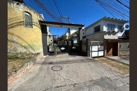 Casa de condomínio para alugar com 70m², 2 quartos e sem vagaFachada + placa