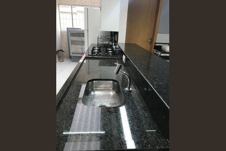Casa para alugar com 360m², 5 quartos e 2 vagas Casa para alugar com 360m², 5 quartos e 2 vagasCozinha