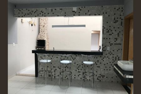 Casa para alugar com 360m², 5 quartos e 2 vagas Casa para alugar com 360m², 5 quartos e 2 vagasCozinha