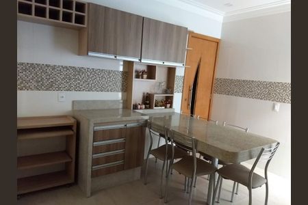 Casa para alugar com 360m², 5 quartos e 2 vagas Casa para alugar com 360m², 5 quartos e 2 vagasCozinha