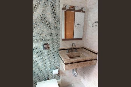 Casa para alugar com 360m², 5 quartos e 2 vagas Casa para alugar com 360m², 5 quartos e 2 vagasBanheiro