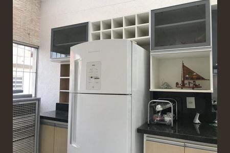 Casa para alugar com 360m², 5 quartos e 2 vagas Casa para alugar com 360m², 5 quartos e 2 vagasCozinha