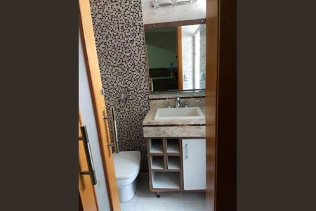 Casa para alugar com 360m², 5 quartos e 2 vagas Casa para alugar com 360m², 5 quartos e 2 vagasBanheiro