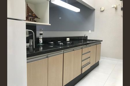 Casa para alugar com 360m², 5 quartos e 2 vagas Casa para alugar com 360m², 5 quartos e 2 vagasCozinha