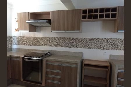 Casa para alugar com 360m², 5 quartos e 2 vagas Casa para alugar com 360m², 5 quartos e 2 vagasCozinha