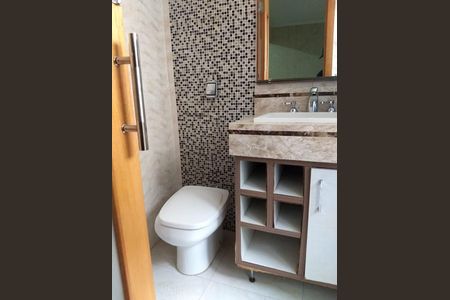 Casa para alugar com 360m², 5 quartos e 2 vagas Casa para alugar com 360m², 5 quartos e 2 vagasBanheiro