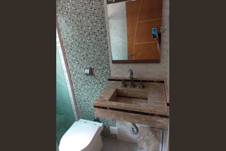 Casa para alugar com 360m², 5 quartos e 2 vagas Casa para alugar com 360m², 5 quartos e 2 vagasBanheiro