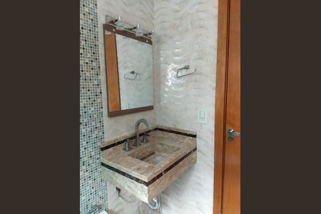 Casa para alugar com 360m², 5 quartos e 2 vagas Casa para alugar com 360m², 5 quartos e 2 vagasBanheiro