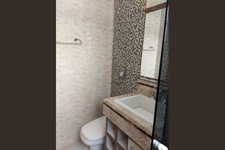 Casa para alugar com 360m², 5 quartos e 2 vagas Casa para alugar com 360m², 5 quartos e 2 vagasBanheiro