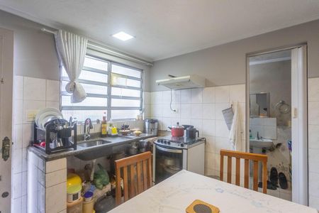 Casa à venda com 263m², 5 quartos e 6 vagasCasa 3 - cozinha 