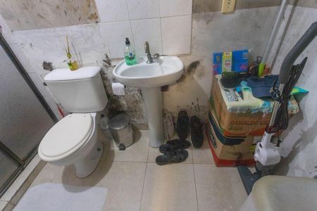 Casa à venda com 263m², 5 quartos e 6 vagasCasa 3 - banheiro 